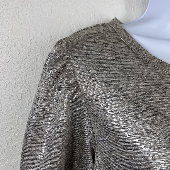Kim & Cami Puff-sleeve‎ pewter metallic Twist-sleeve blouse, M - Picture 2 of 5